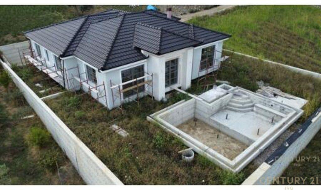 Individual Villa with Pool for Sale in Farke!