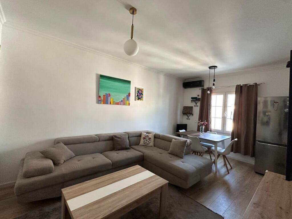 🏡 Shitet Apartament 1+1 – Rruga Myslym Shyri, Tiranë