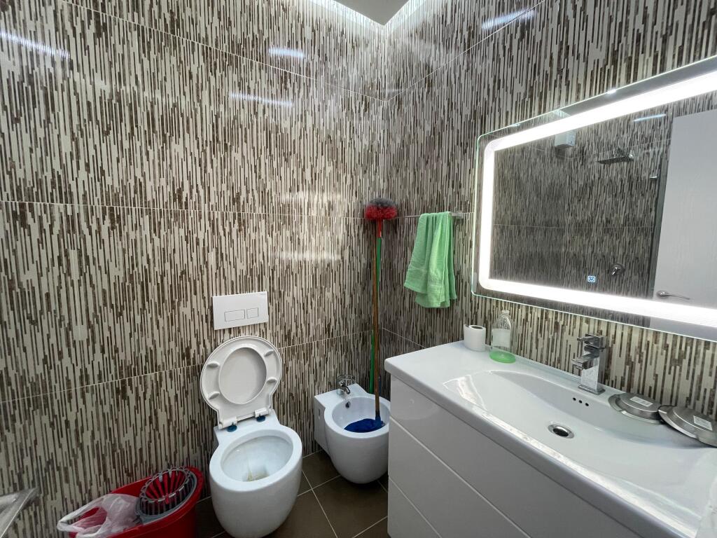 Appartamento 2+1+2 con balcone in vendita a Linze