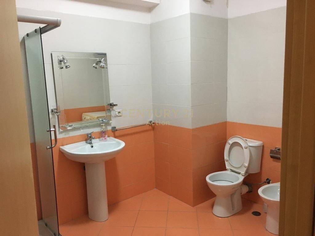 VENDIAMO APPARTAMENTO 1+1, VIA KARL GEGA! 160.000 €