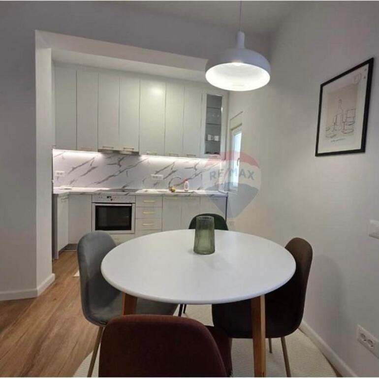 Apartment 2+1 for rent at Petro Nini