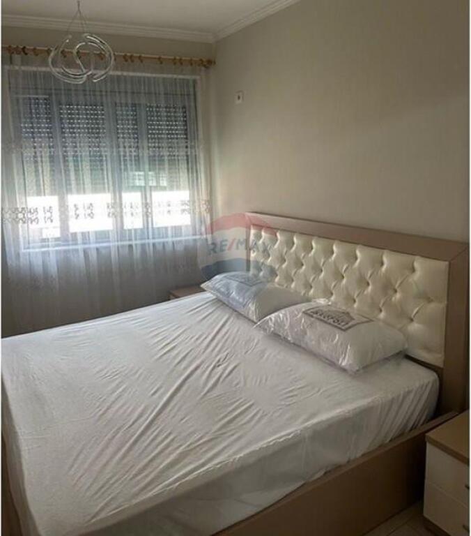 Apartament 2+1 me qira – Pallatet Çabej, Tiranë!