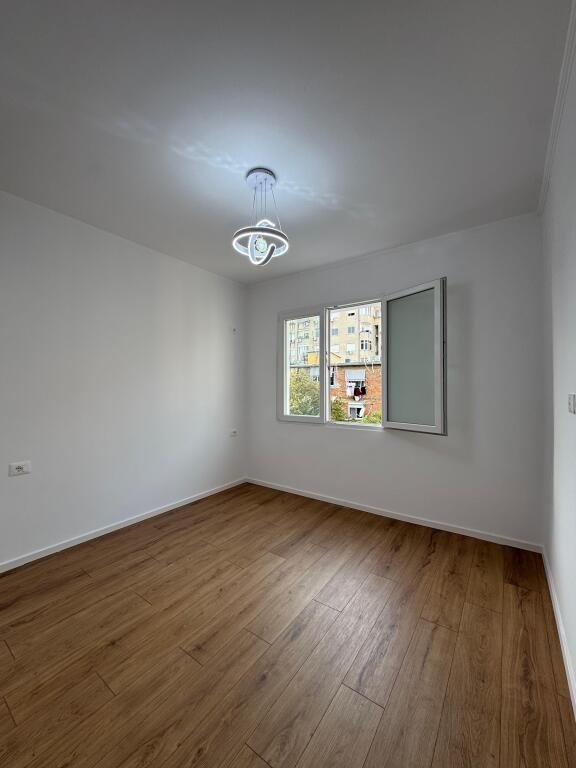 Vendesi in vendita 2+1+balcone