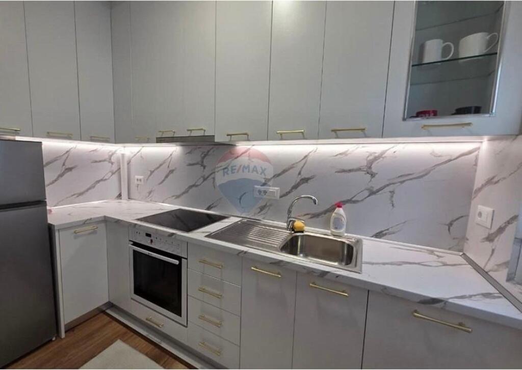 Apartment 2+1 for rent at Petro Nini
