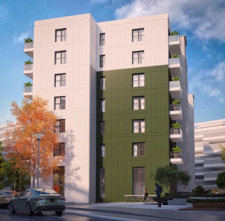 Shitet apartament 3+1 Paskuqan