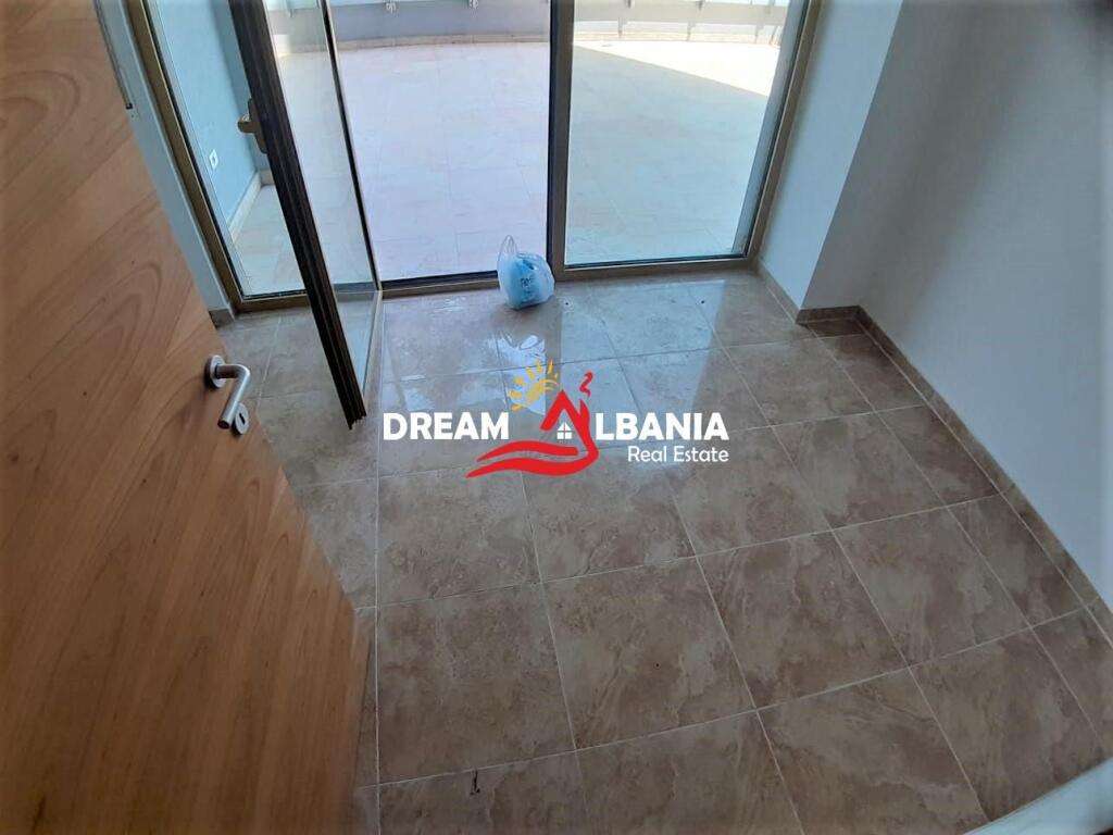 Office for rent in Bllok near Sky Tower in Tirana (ID 4261775)