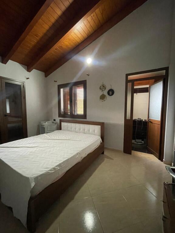 🏡 VILLA SU TRE PIANI IN VENDITA, GOLFO DI LALËZ