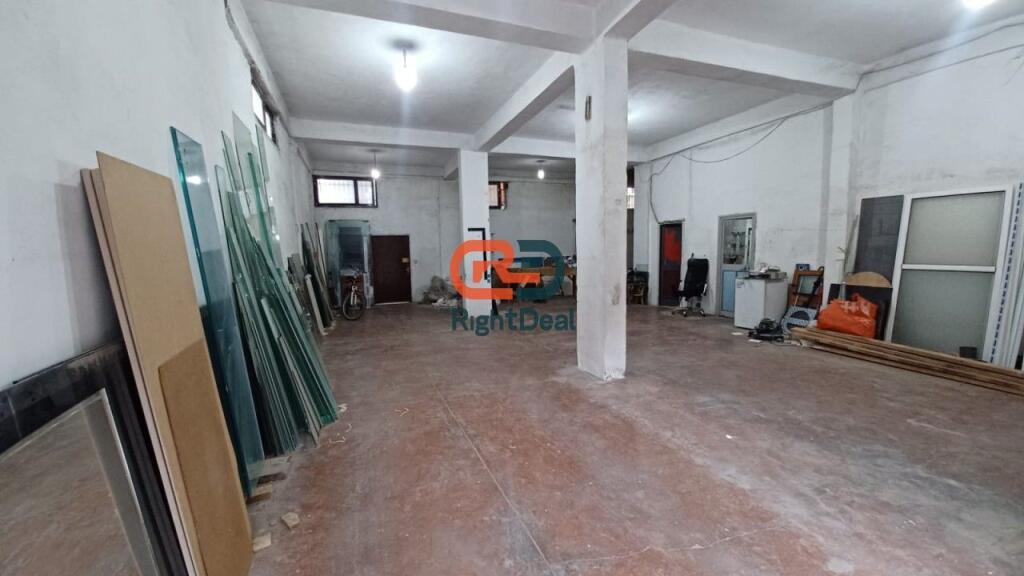Prane Shkolles Se Kuqe, Shitet Ambient Biznesi, Per Tipologji Te Ndryshme Biznesi!!!