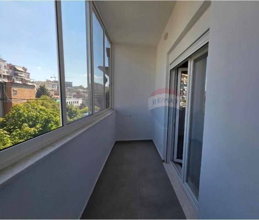 Apartment 2+1 for rent at Petro Nini
