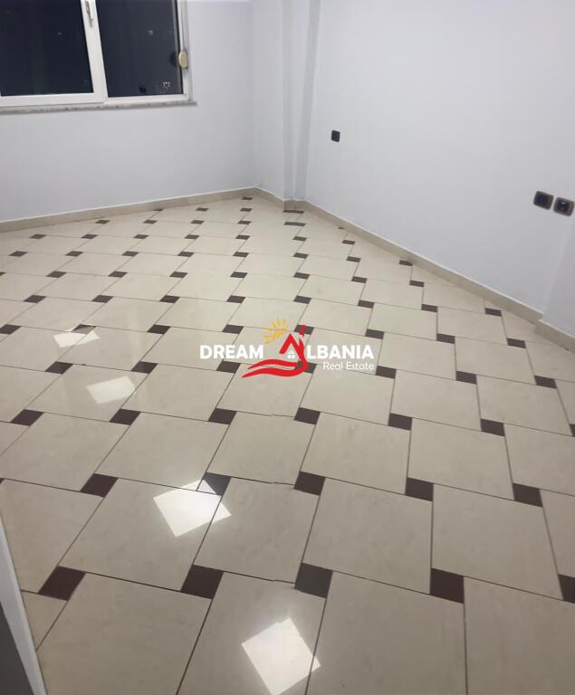 Ambient per zyre  me qera ne Bllok prae Juvenilies ne Tirane (ID 42611269)