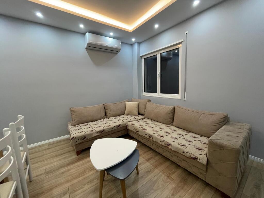 Appartamento 2+1+2 con balcone in vendita a Linze