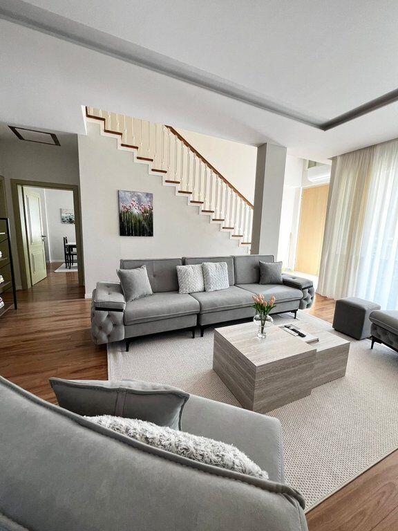 VILLA IN AFFITTO INVESTITA A PRUSH VICINO AL KOMBINAT