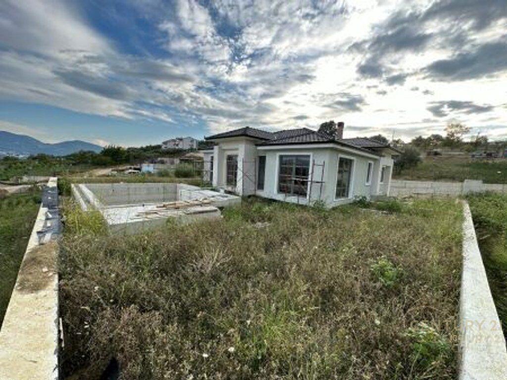 Individual Villa with Pool for Sale in Farke!