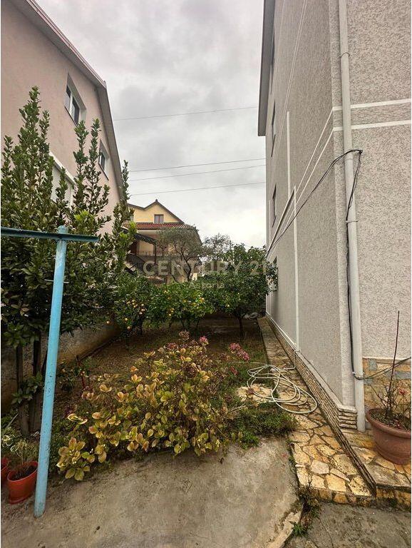 Villa for sale in Kinostudios, near the Grand Ring – Invest in comfort and privacy.