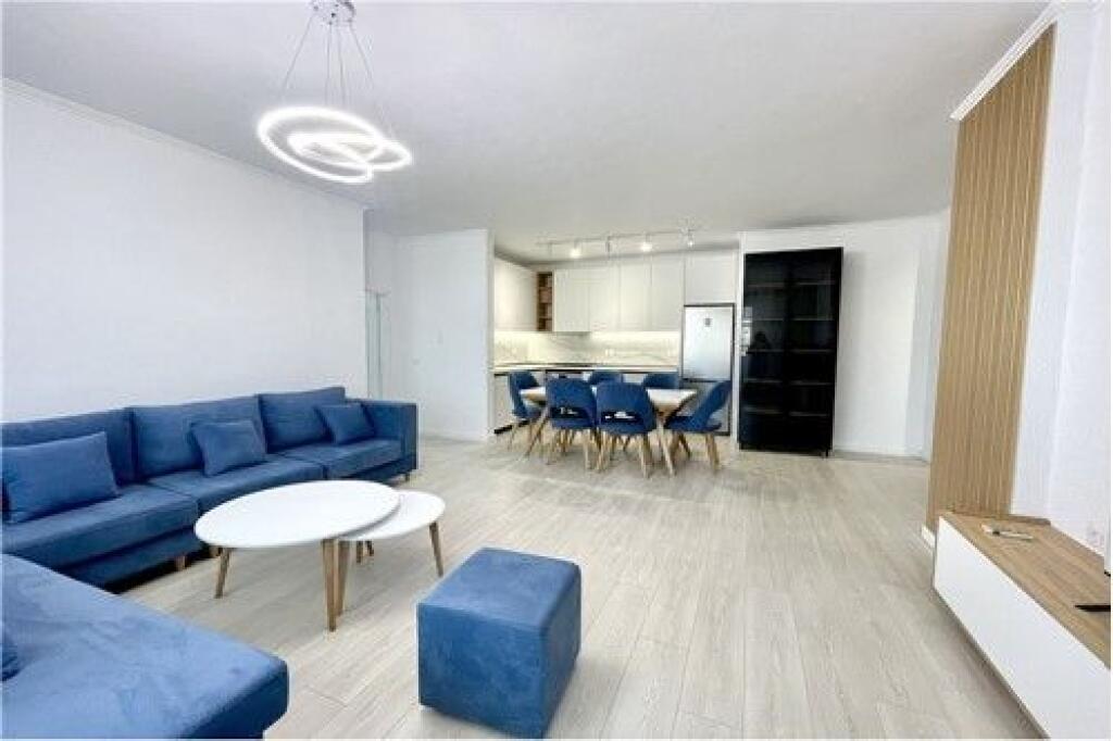 JEPET APARTAMENT 2+1 ME QERA PERBALL PETRO NINIT