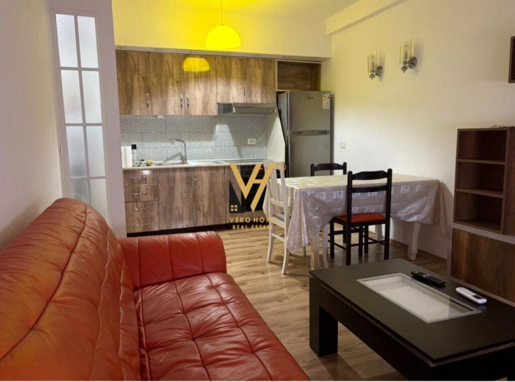 JEPET APARTAMENT 1+1+BLK ME QIRA TE QYTETI STUDENTI 520 EURO