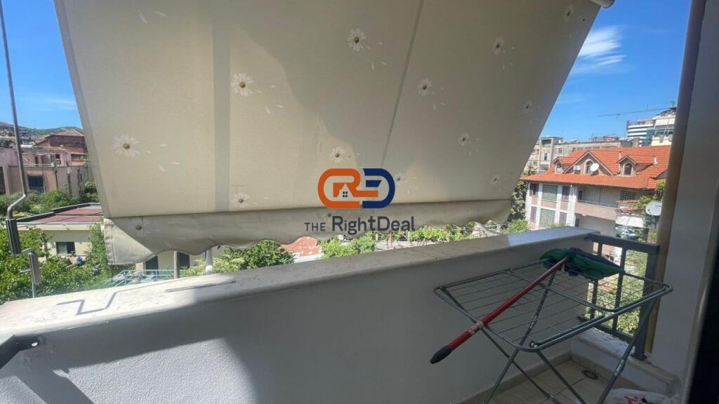 Tek Komuna E Parisit ,Jepet Me Qira Apartament 2+1, Me Orientim Perfekt!!!