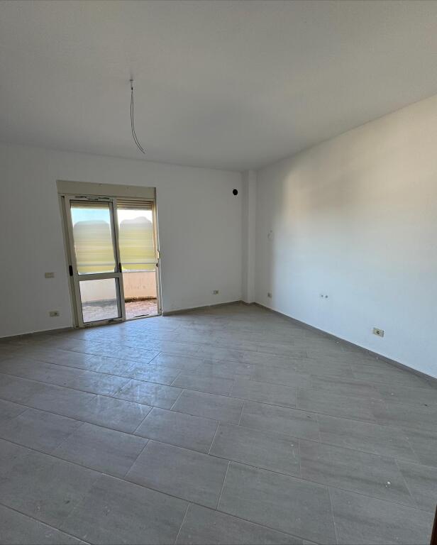 💥Appartamento 2+1 in vendita sul lungomare Josif Budo, Kavaje💥