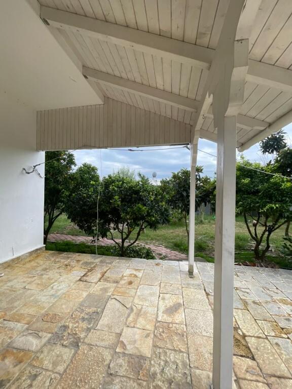 🏡 VILLA SU TRE PIANI IN VENDITA, GOLFO DI LALËZ