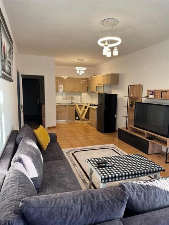 JEPET APARTAMENT 2+1+BLK ME QIRA NE YZBERISHT 450 EURO
