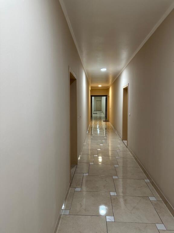 Apartament 2+1 + parkim tek Komuna e Parisit