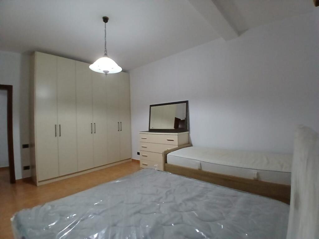 Jepet Me Qera Apartament 1+1+1 Ballkon