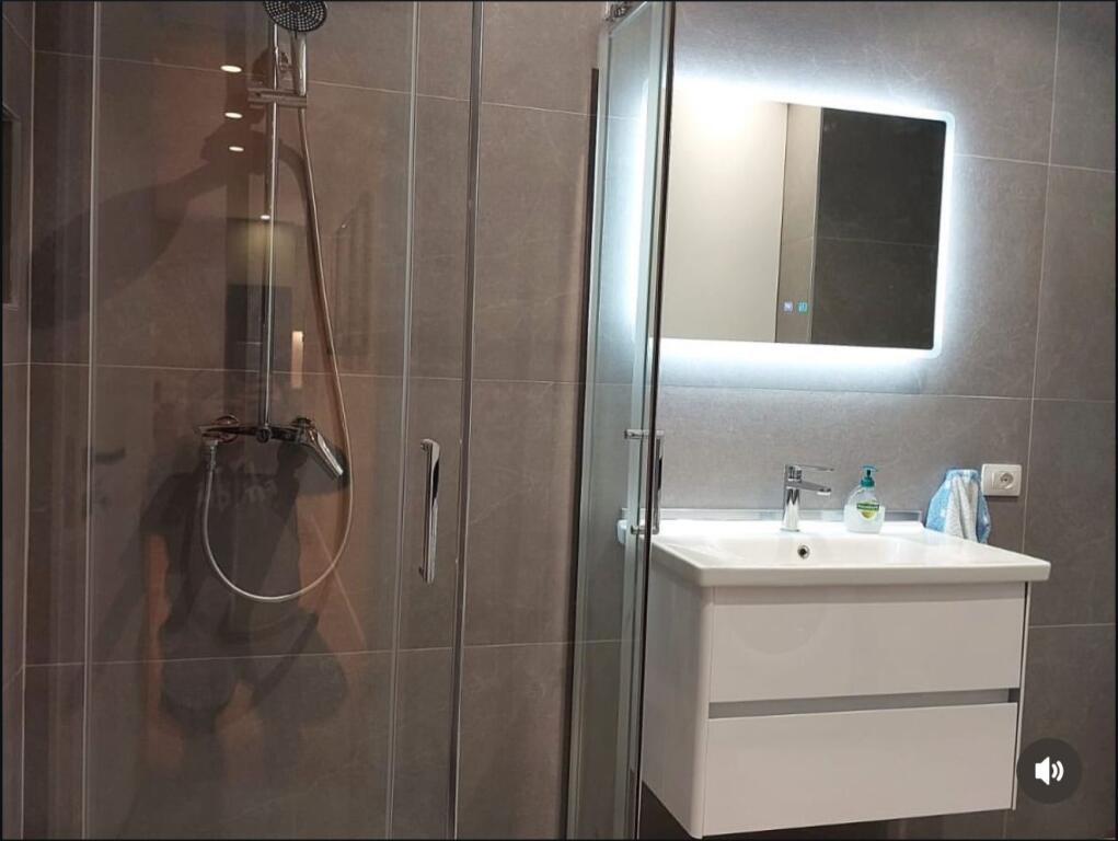 FOR RENT 2+1 APARTMENT - ELBASAN STREET, TIRANA