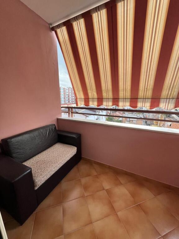 Apartament 1+1 me qera prane Petro Ninit!

