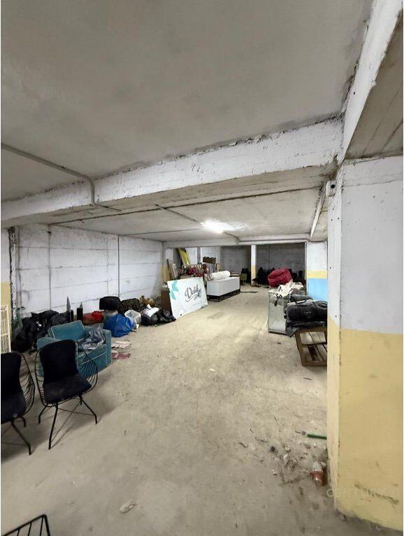 Locale commerciale a Shkozë, 400 m²*, in affitto 1.000 € /Mese