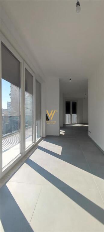 UFFICIO DI 220 M2 IN AFFITTO AL 9° PIANO 2.500 EURO
