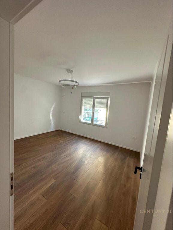 Apartment 1+1 for sale in Porcelan near the Fratari buildings!
