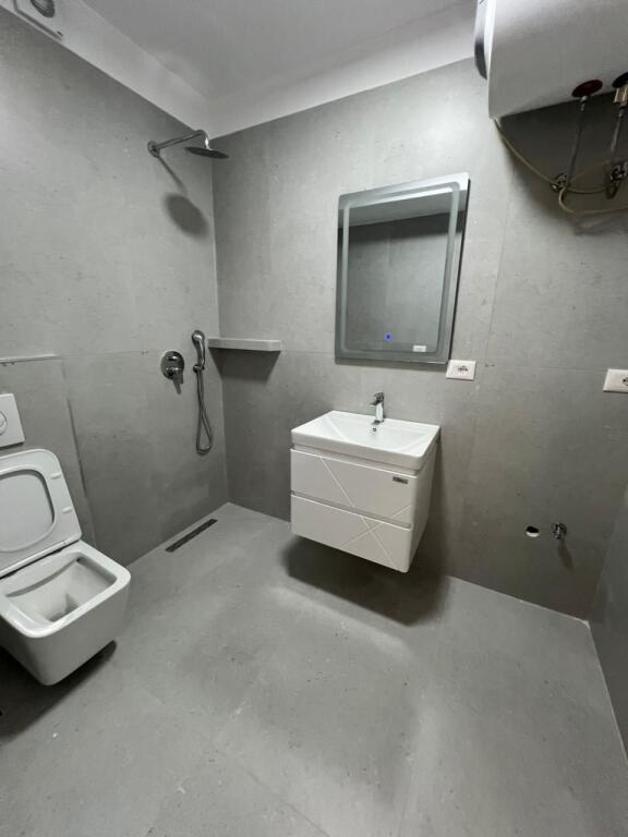SHITET APARTAMENT 2+1+BALLKON 118.000 €  OXHAKU,UET, TIRANE
