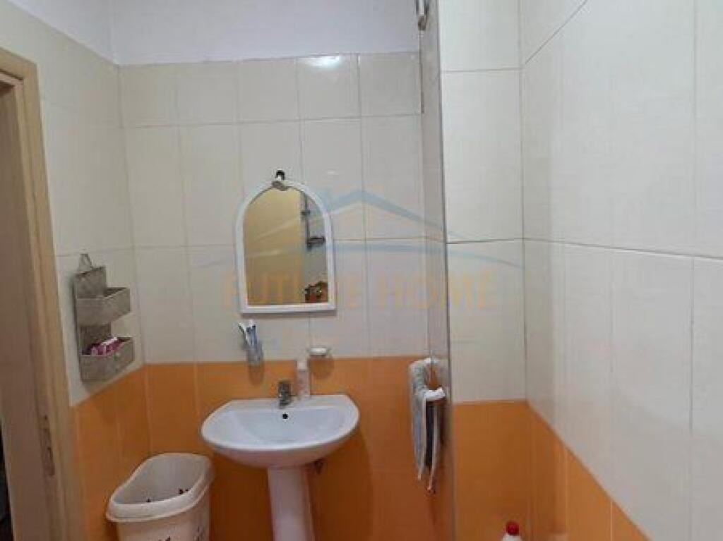 Vendesi Appartamento 1+1 Vicino a Eleonora, Kodra e Diellit, Tirana.