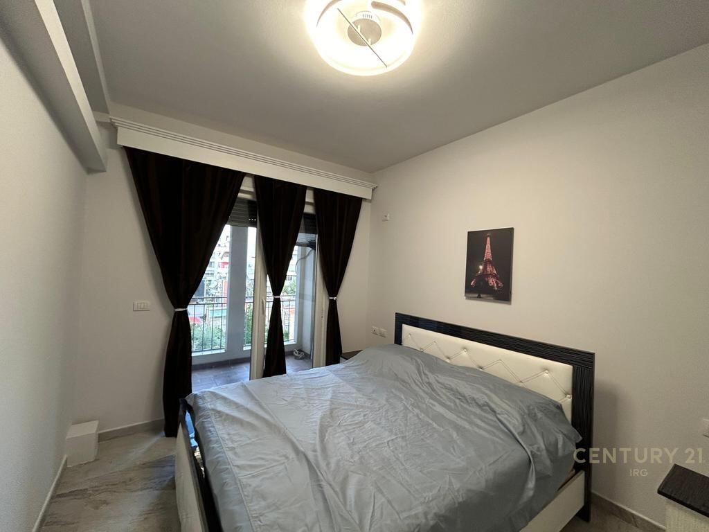 AFFITTASI APPARTAMENTO 3+2 CON POSTO AUTO A 21 DHJETORI. 1.100 € /Mese