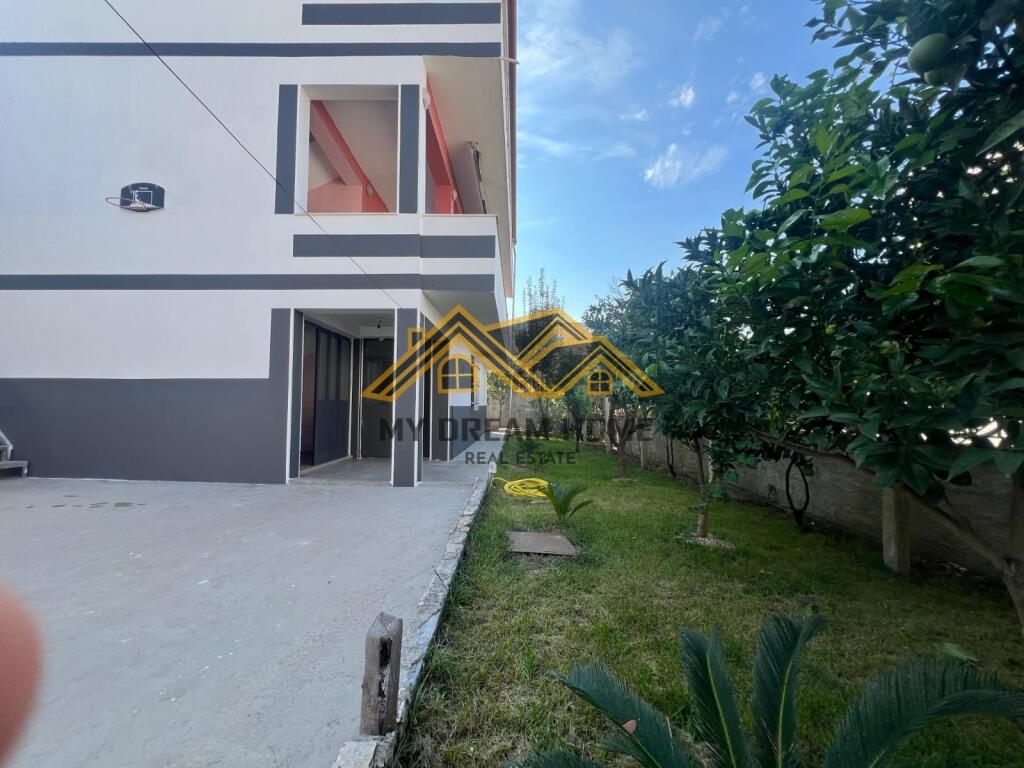 VENDESI CASA SU 3 PIANI A ARAPAJ, DURRES