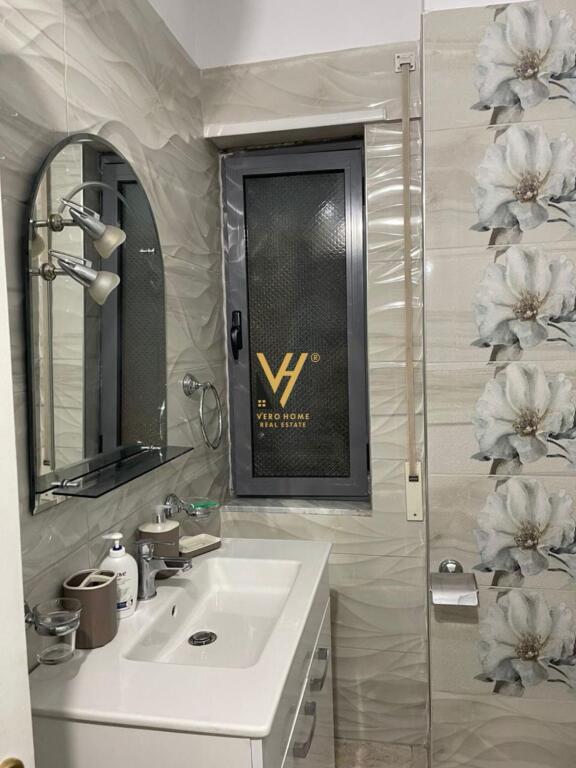 JEPET APARTAMENT 2+1+2+BLK ME QIRA TE KOMUNA E PARISIT 68.000 LEKE