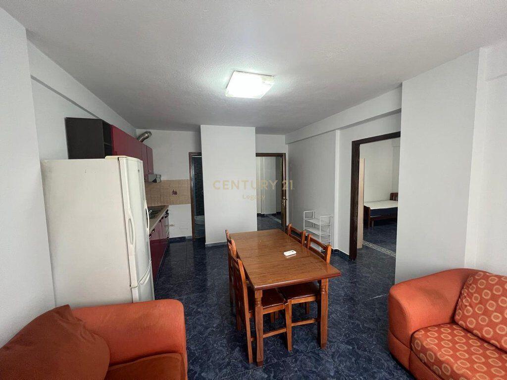 Jepet apartament 1+1 me qira tek Bulevardi Zogu i pare, tek New Jorku.
