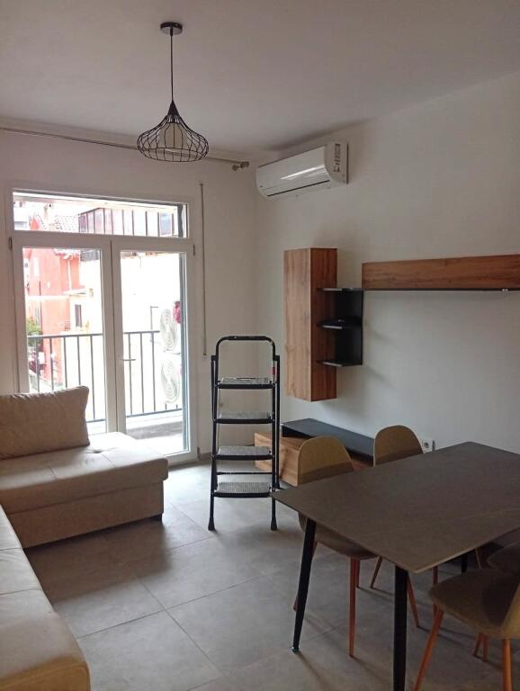🏠 Jepet me Qera Apartament 1+1 ne 5 Maji afer me Cocordin