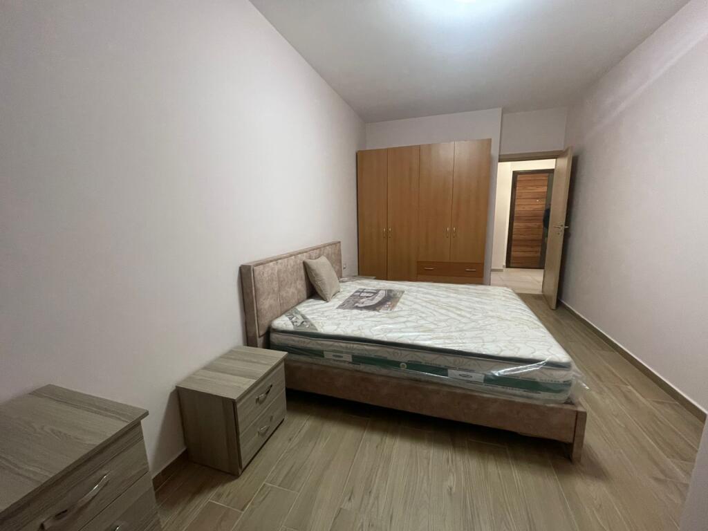 Shitet apartament 1+1 ne Fresk, rruga e Dajtit