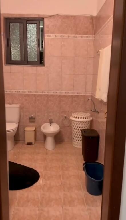 Jepet me qera shtepi private 2+1 tek Inxhinieria e Ndertimit