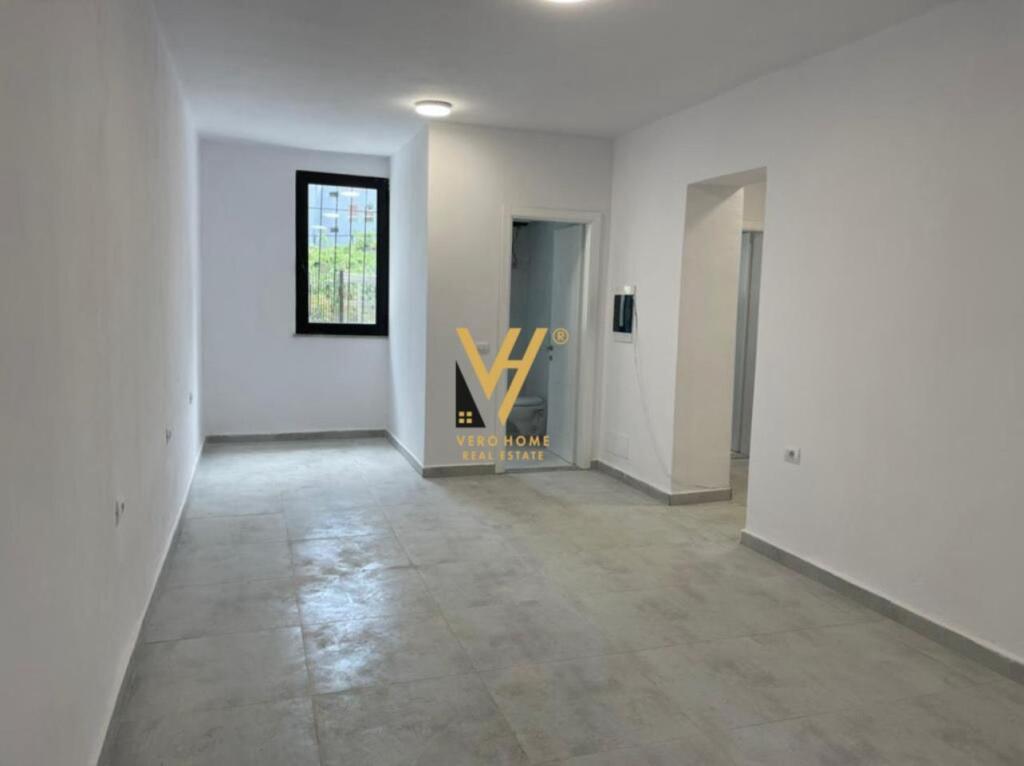 OFFICE 70 M2 FOR RENT AT LULISHTJA, FORMER EXHIBITION 80,000 LEKE
