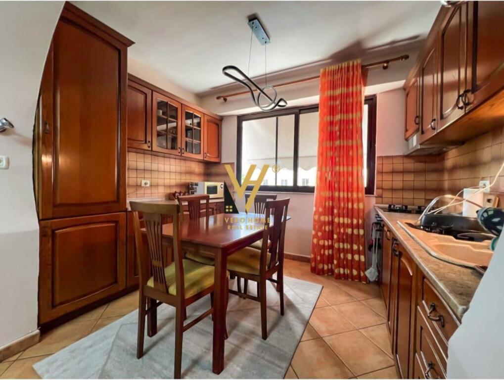 JEPET APARTAMENT 2+1 ME QERA TE MYSLYM SHYRI 650 EURO
