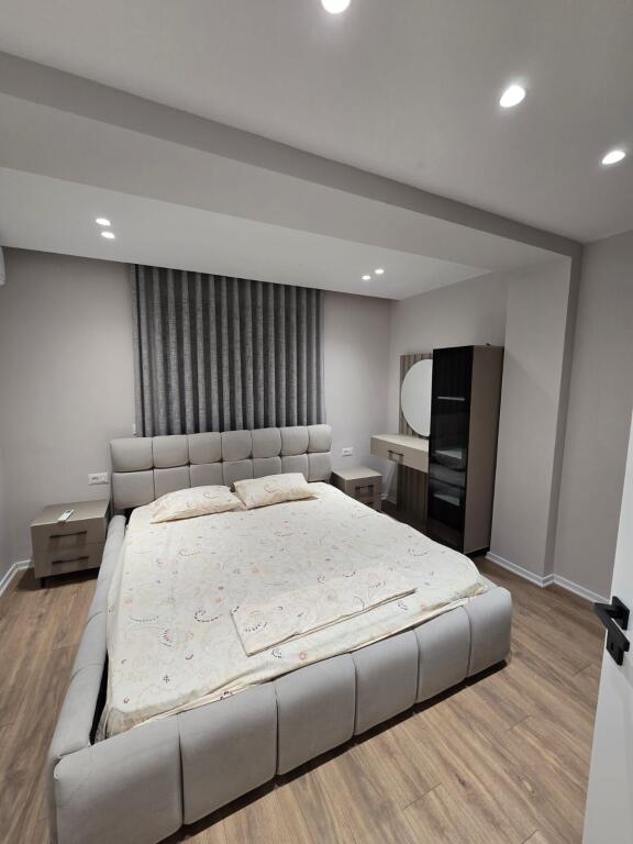 📌 Jepet Apartament 1+1+ studio me Qira – Bulevardi “Zogu I”