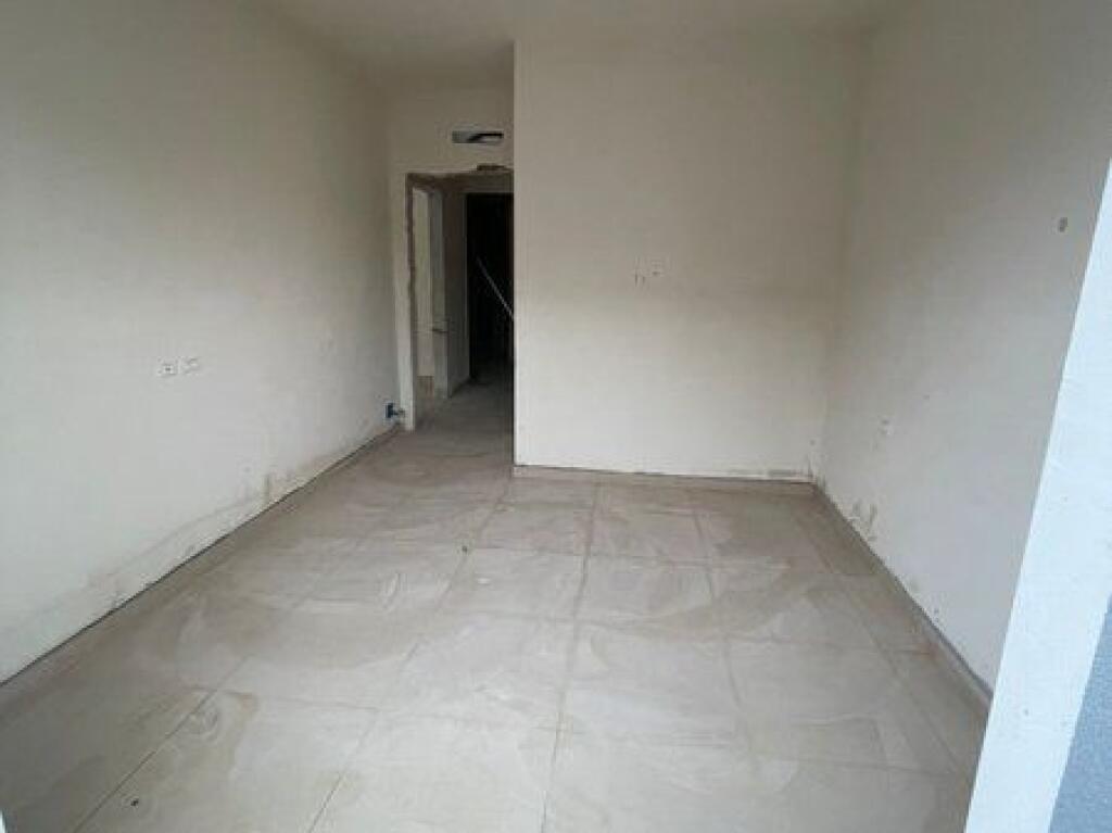 Shitet, Apartament 1+1+Verande, Paskuqan.