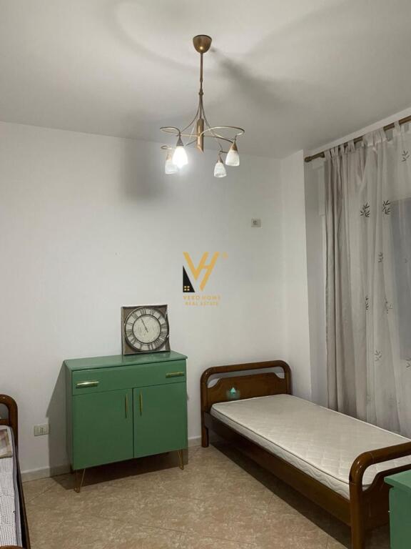 JEPET APARTAMENT 2+1+2+BLK ME QIRA TE KOMUNA E PARISIT 68.000 LEKE