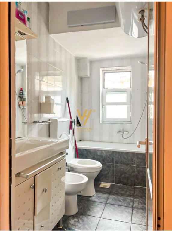 JEPET APARTAMENT 2+1 ME QERA TE MYSLYM SHYRI 650 EURO