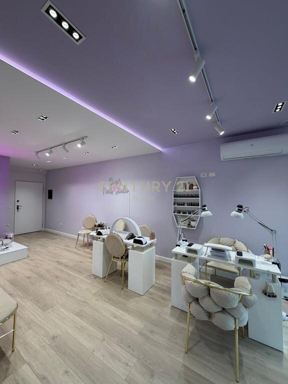 COMMERCIAL SPACE FOR RENT, DRY LAKE! 630 € /Month