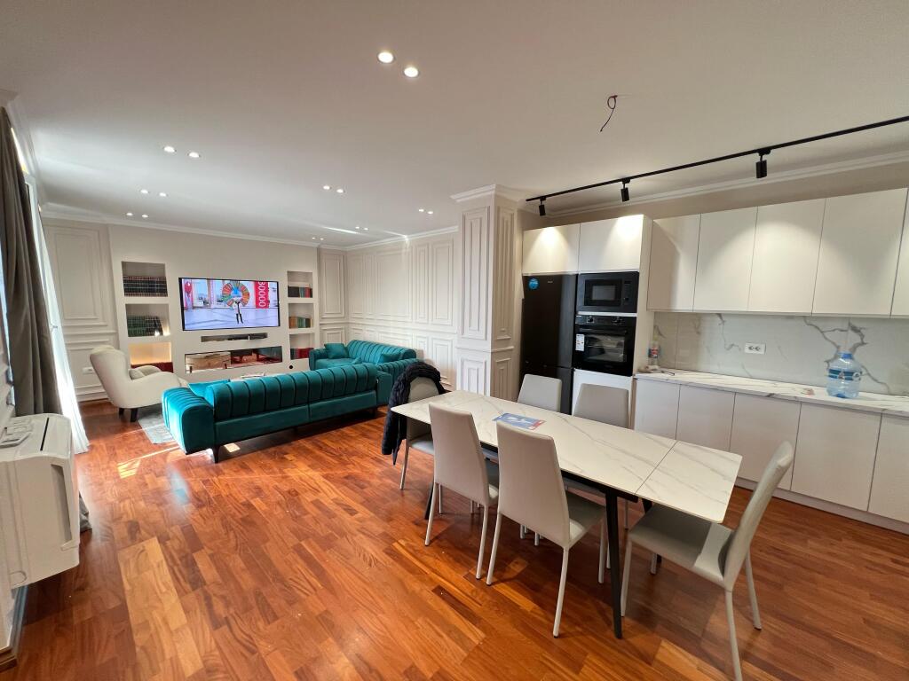📣 QERA SUPER Apartament (Papafingo) 2+1+2Tualete , Sauna , Verande Dhe Parking 📍 Qender Tirane 🛣️ Rruga e "Kavajes" ✨