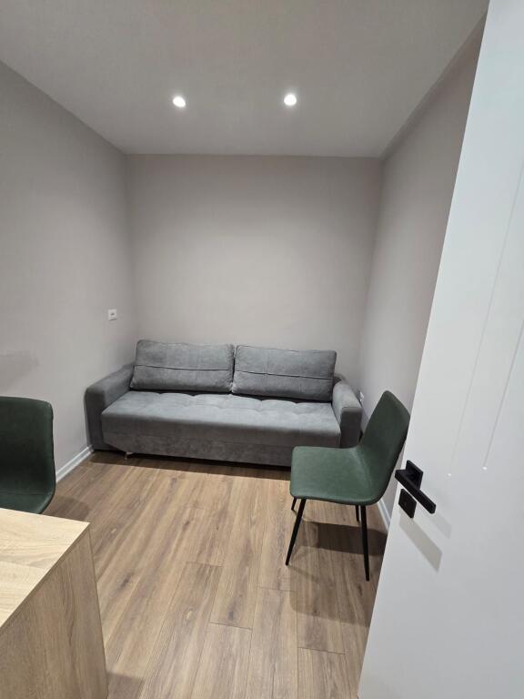 📌 Jepet Apartament 1+1+ studio me Qira – Bulevardi “Zogu I”
