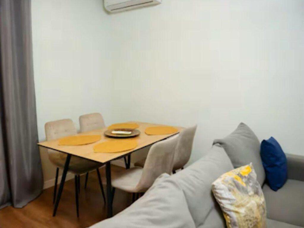 Appartamento 2+1 In Affitto in via Gjon Bukuzu, vicino al Ristorante Durrësi, Tirana 900 € /Mese